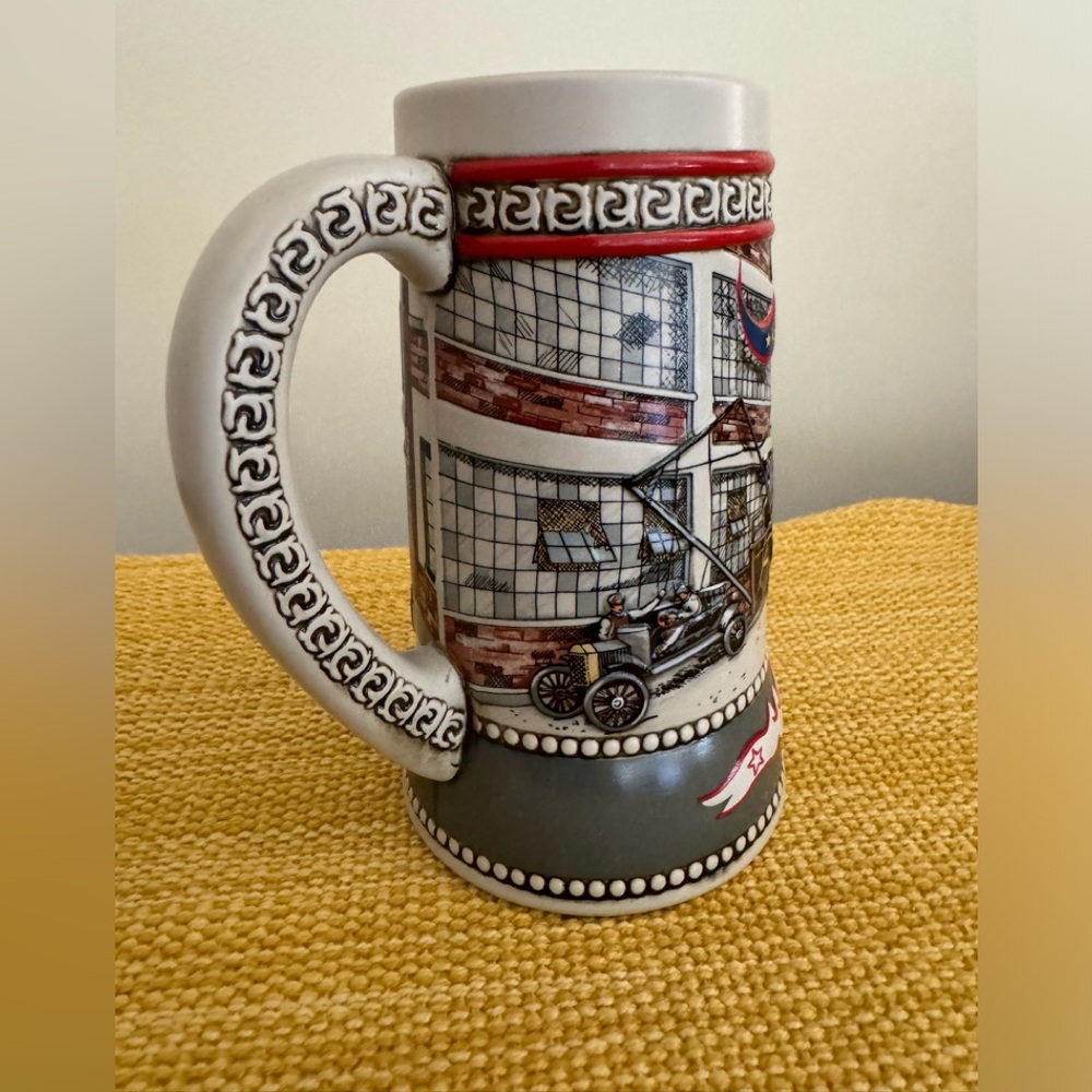 Miller High Life Great American Achievements Stein, 1855 - 1987, Series 2 - Picture 8 of 11